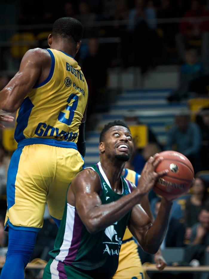 Melvin Ejim / Player / Web Oficial Del Unicaja Baloncesto