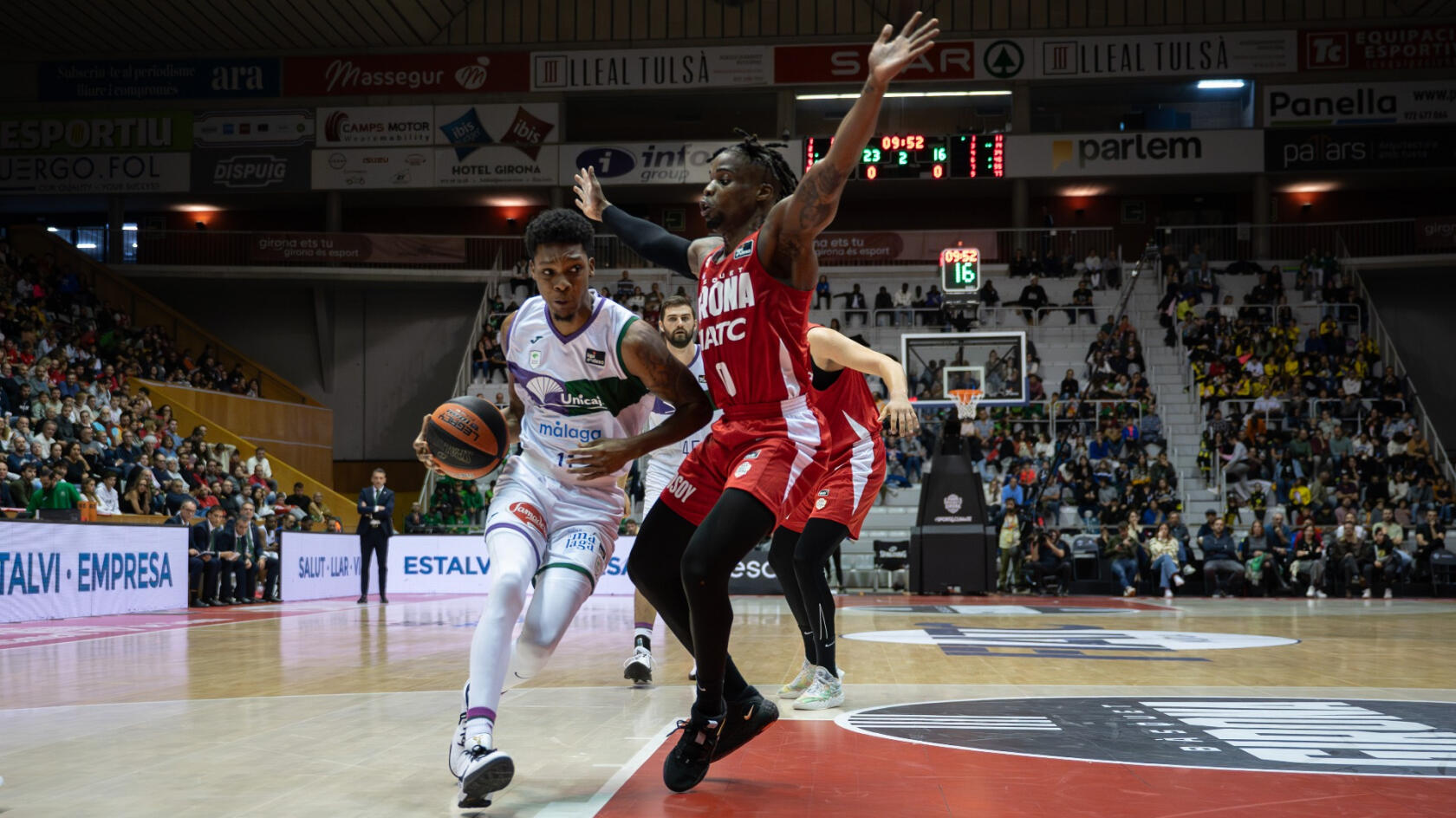 A renewed Bàsquet Girona team challenges Unicaja at Fontajau