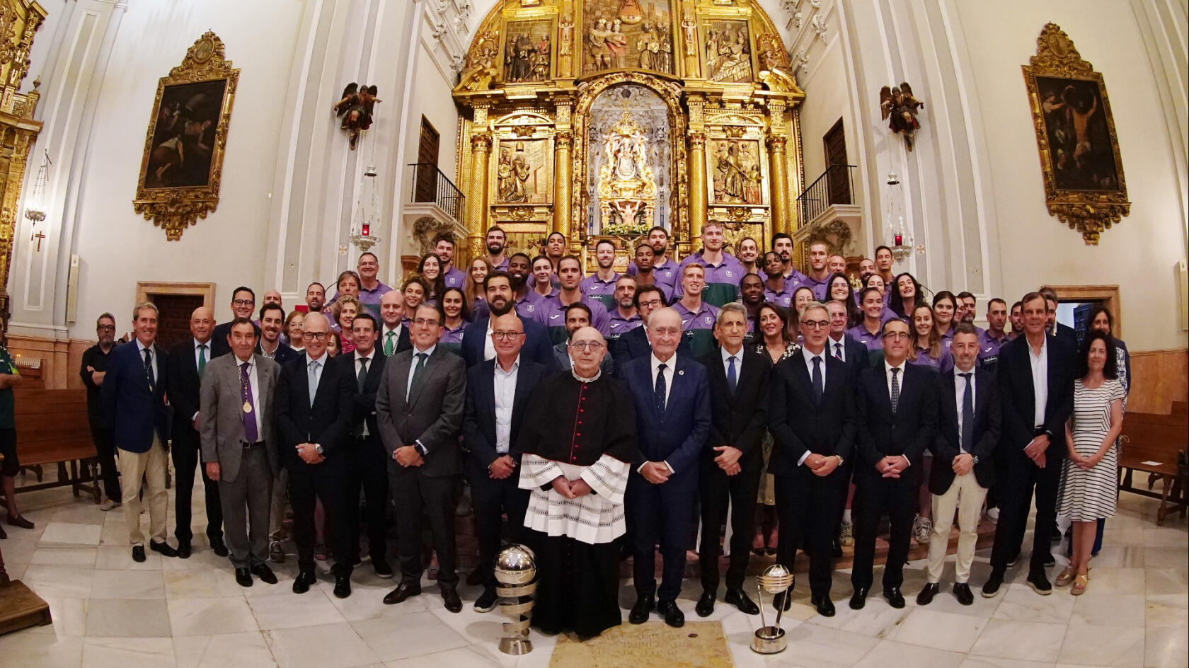 La afición disfruta con los bicampeones