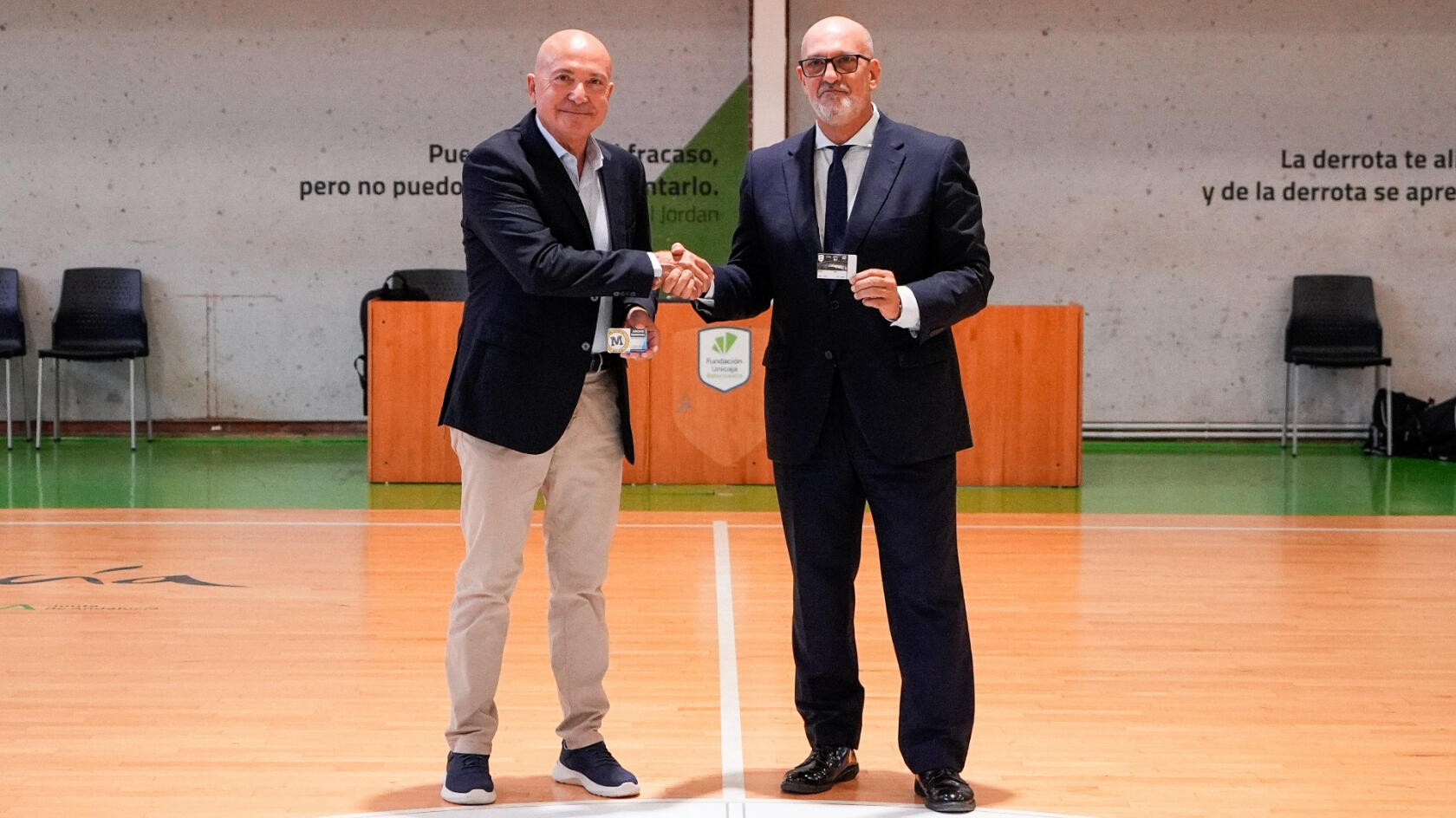 ¡Anima al Trops Balonmano con tu abono del Unicaja!